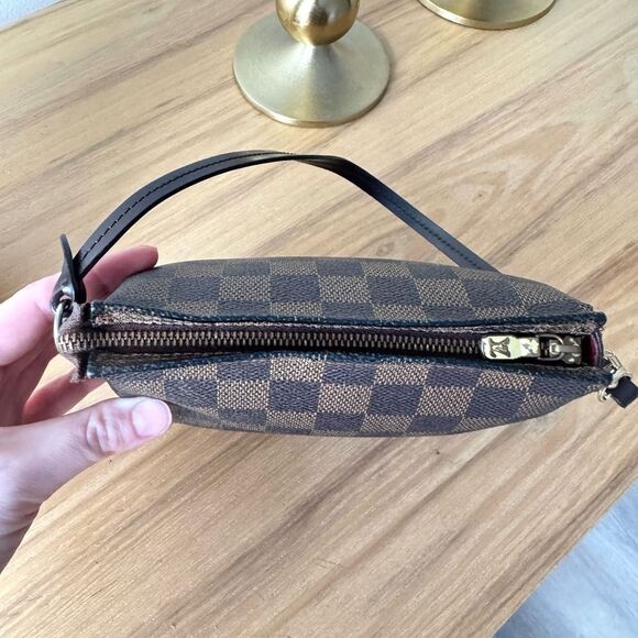 ✅AUTHENTIC✅LOUIS VUITTON Ebene Damier Truth Cosmetic Pouch - Picture 8 of 15